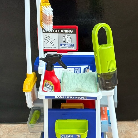 Little Helper Cleaning Cart with Working Vacuum, Broom, Scraper, Spray Cleaner - Picture 1 of 16